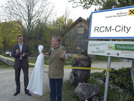 gelungene Ortstafel-Enthüllung