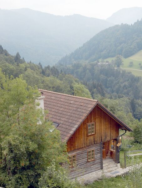 Datei:Sd Blockhaus beim Teich.jpg