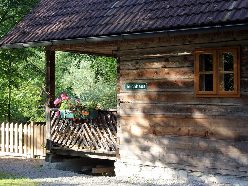 Datei:SH Teichhaus Zaun Teil.jpg