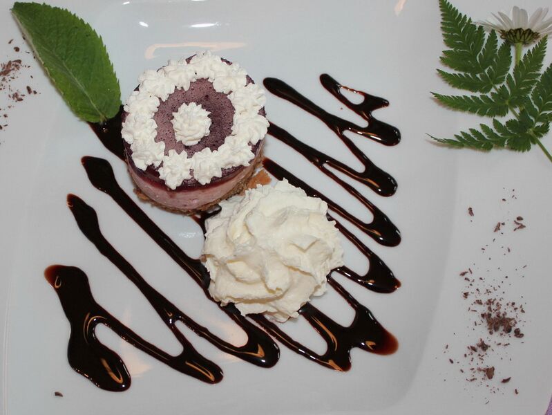 Datei:SL Dirndltörtchen3.jpg