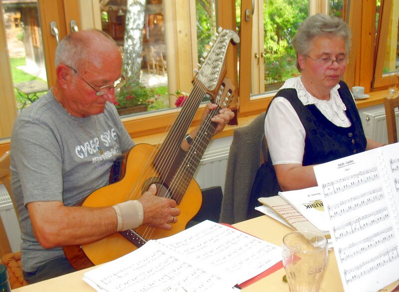 Datei:Zithergr 2 Pax.jpg