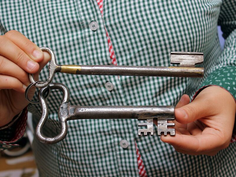 Datei:DTL-Schüssel Andreaskirche.jpg