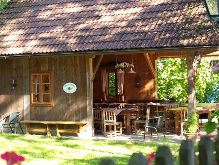 Pfluaghittn Gartenseite