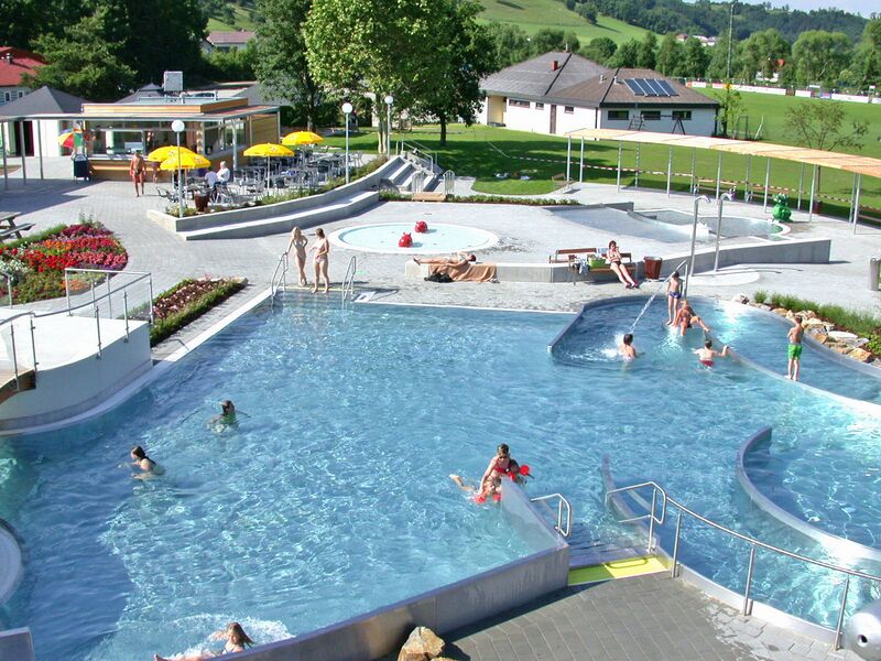 Datei:Freibad Kirchberg Kinderbecken.jpg