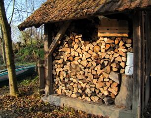 Holzhütte bei Teichhaus