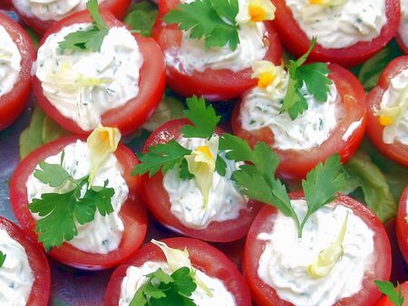 Topfen-Aufstrich in Paradeiser - Vorspeise