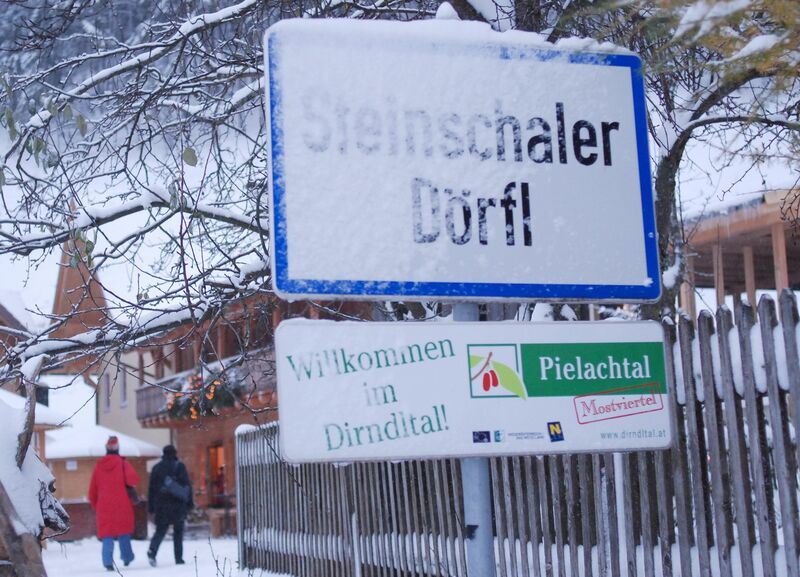Datei:SD Ortschild im Winter.jpg