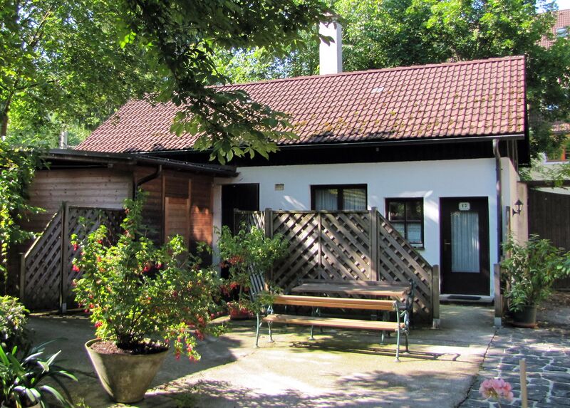 Datei:SH Pfortenhaus Sommer.jpg