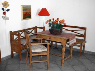 öffentliche Sitzgruppe im Sträuchergeschoß - 2. Stock