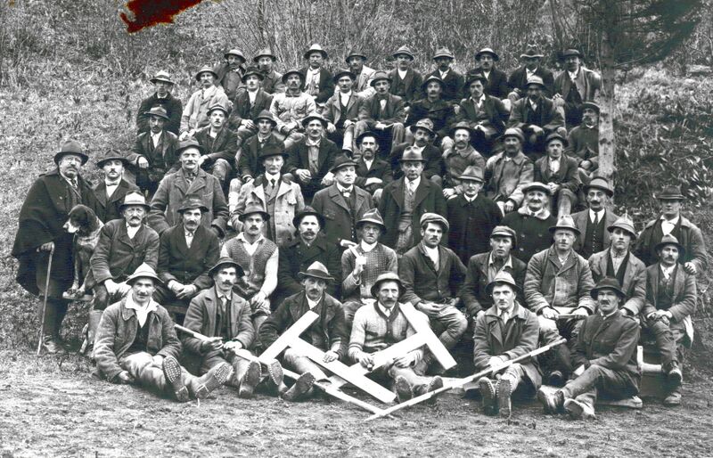 Datei:Tradigistbachregulierung Team 1928.jpg