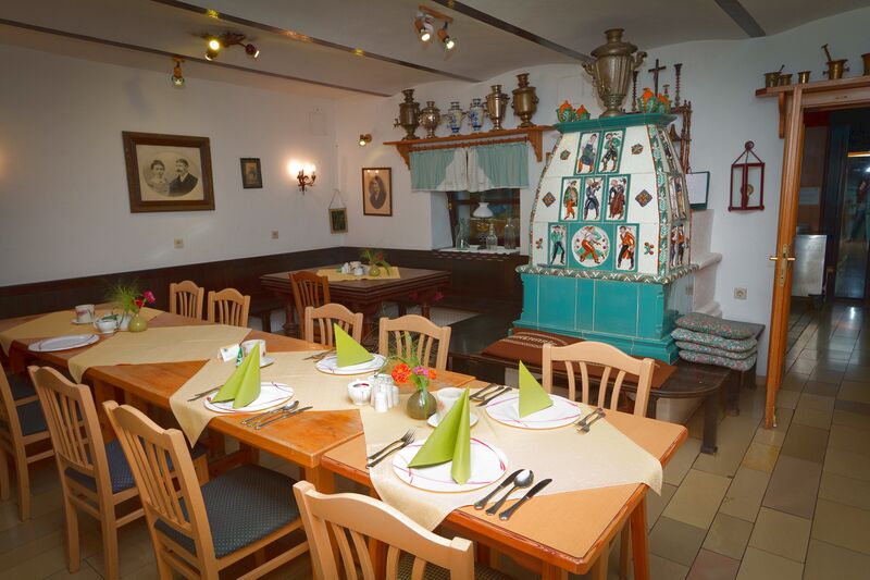 Datei:SH Kachelofenstube2.jpg