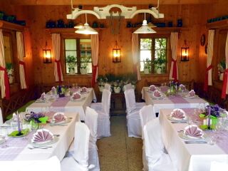 gedeckt für Hochzeit-Pfluaghittn