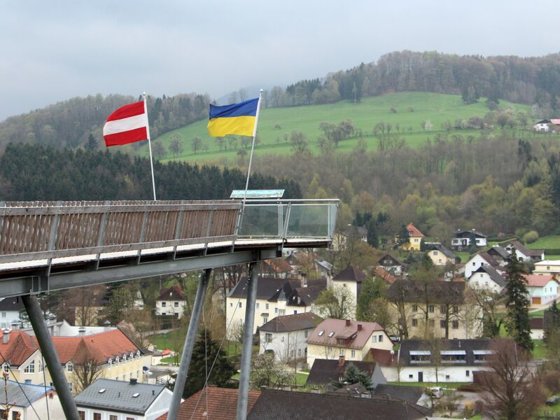 Datei:Kirchberger Skywalk Schloß.JPG