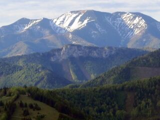 Blick auf Göller im Frühjahr
