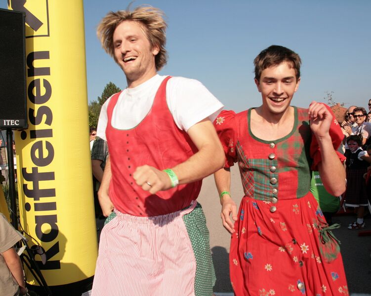 Datei:DKT09 2 Läufer Ziel.jpg