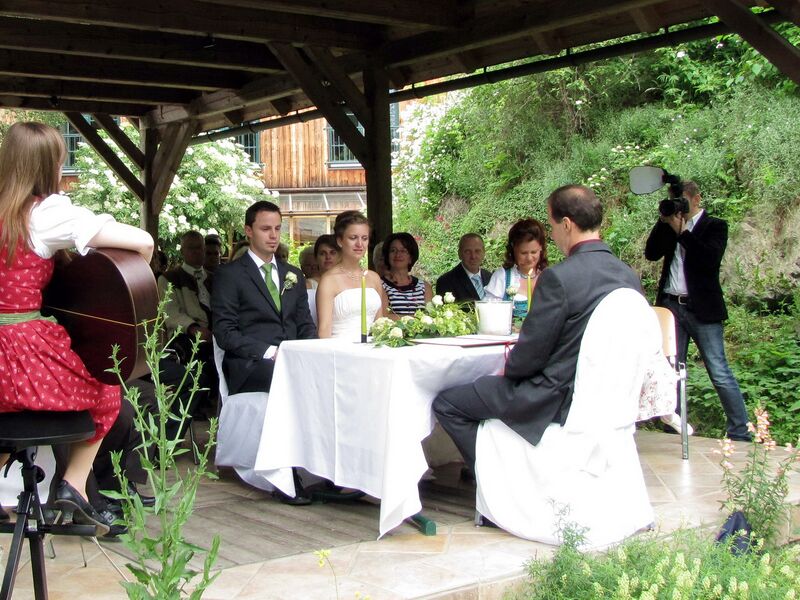 Datei:SH Hochzeit Kräuterhittn.jpg