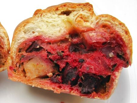 Brotteigtaschen mit Roten Rüben