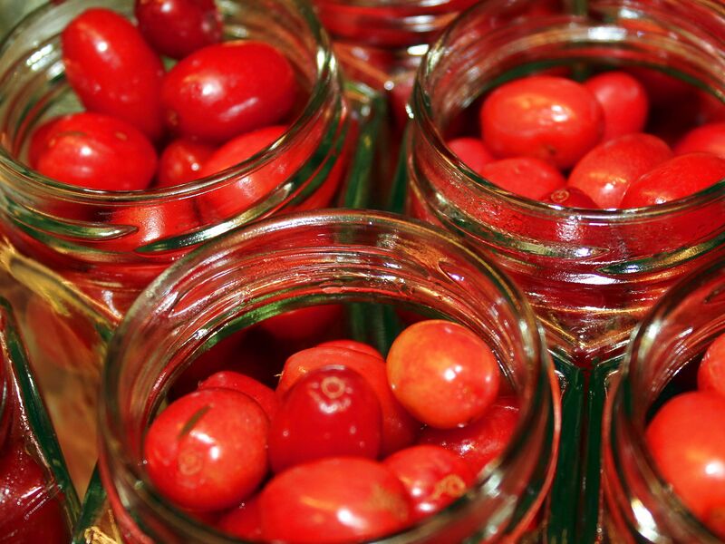 Datei:SK Dirndlolivengläser offen.jpg