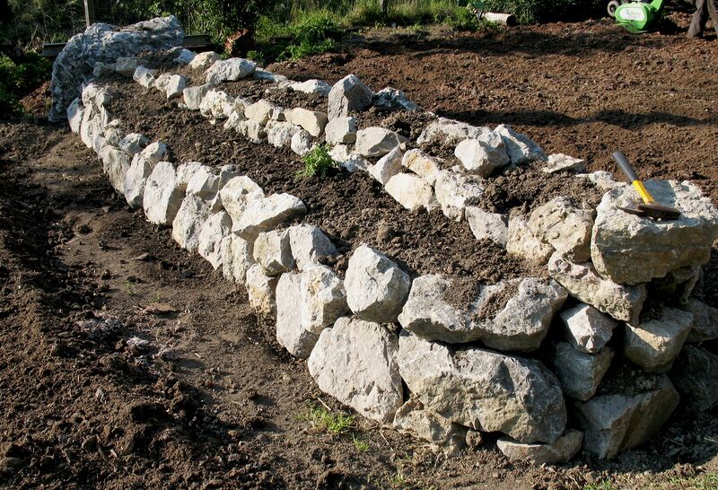 Datei:SG Längliche Kräuterspirale.jpg