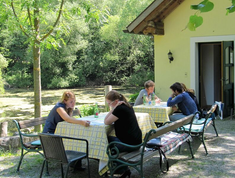 Datei:SH Seminar Teichbrücke.jpg