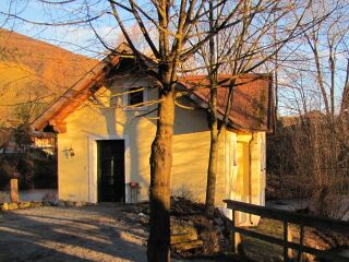Haus und Seminarraum Teichbrücke in Wintersonne