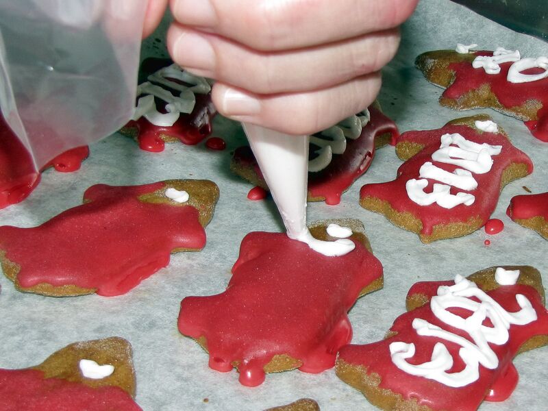 Datei:SK Glückskekse backen.jpg