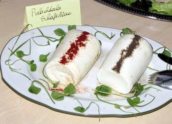 Schafkäse am Buffet