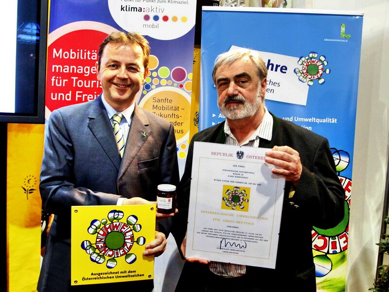 Datei:UZ62 Verleihung Strasser2011 .jpg