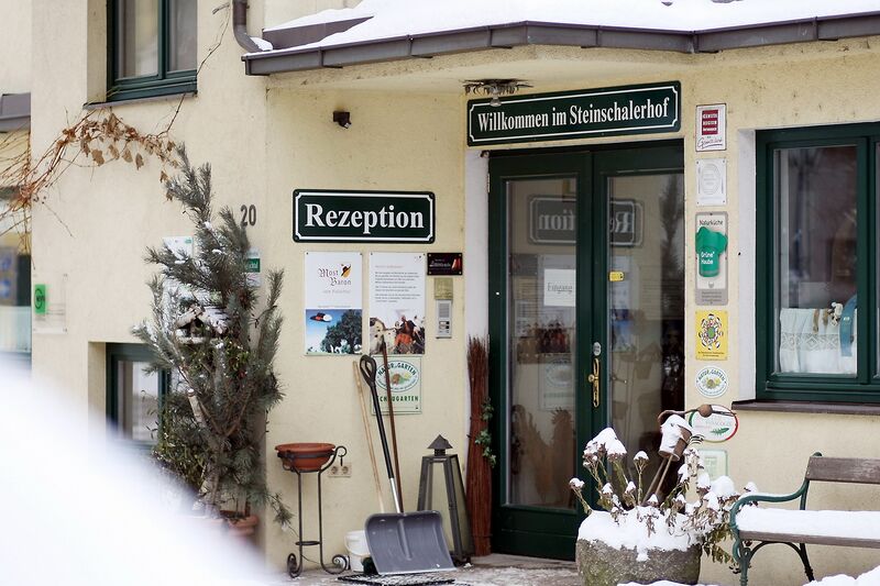 Datei:SH Eingang Vierkant.jpg