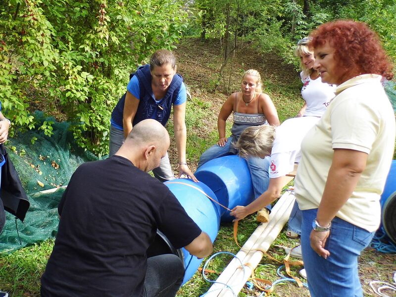 Datei:Incentive Floß bauen9.jpg