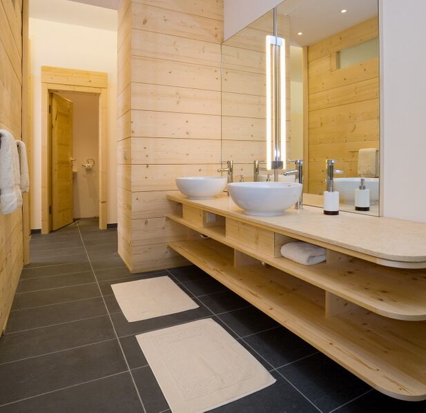 Datei:SD-Bad Zimmer 103 .JPG