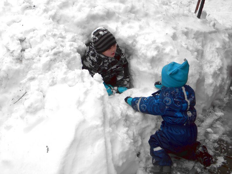 Datei:Kinder Winterspass.jpg