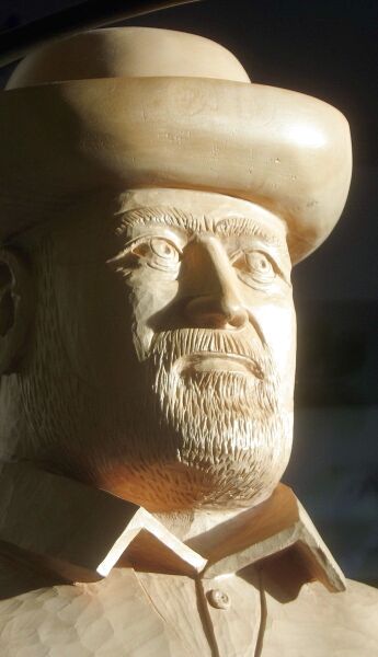 Datei:Büste JW Pucher.jpg