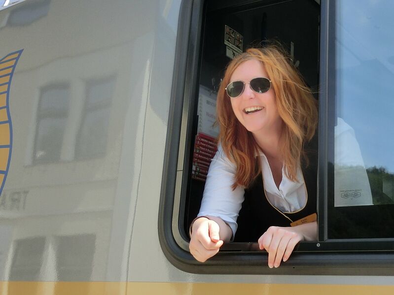 Datei:Mary - Zugführerin der Himmelstreppe.jpg