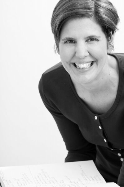 Datei:Andrea Dietl knallgruen.jpg