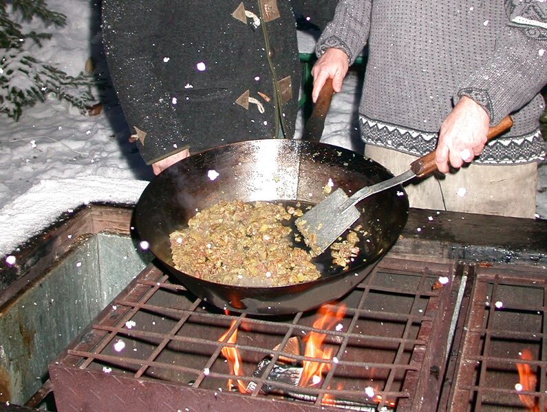 Datei:Sterz kochen.jpg