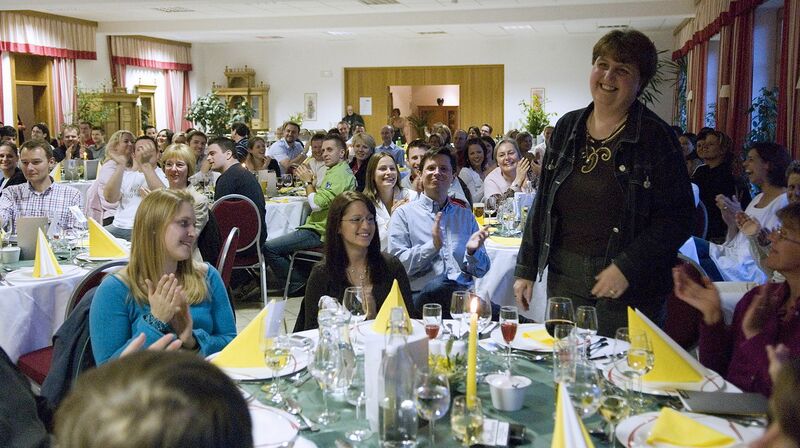 Datei:Ehrung Mitarbeiter.jpg