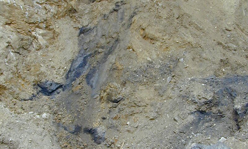 Datei:Kohle in Wand.jpg