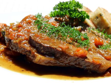 Rindsbraten mit Knödl