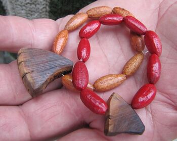 Dirndlkern-Tropfenfänger mit Dirndlwurzelholz