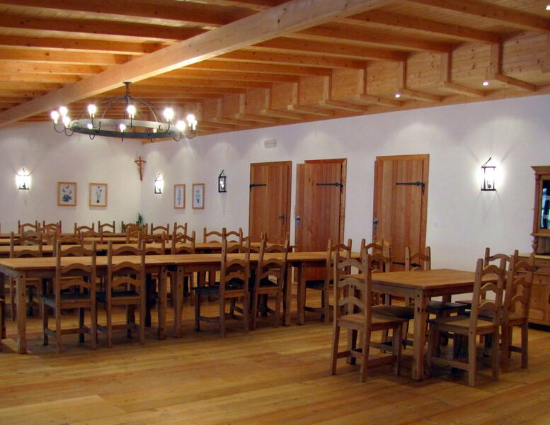 Datei:SD Schnittwoarraum vor Feier.jpg