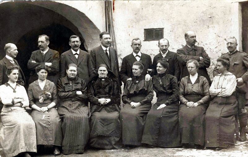 Datei:FAM 8 x Schuhmeier.jpg