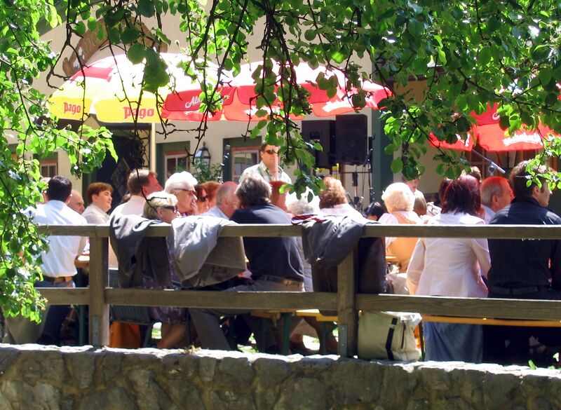 Datei:SH Frühschoppen v Mostinium2.jpg