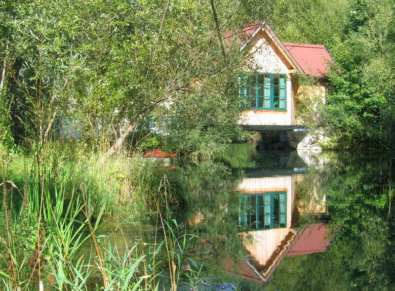 Datei:SH Teichbrücke Durchblick.jpg
