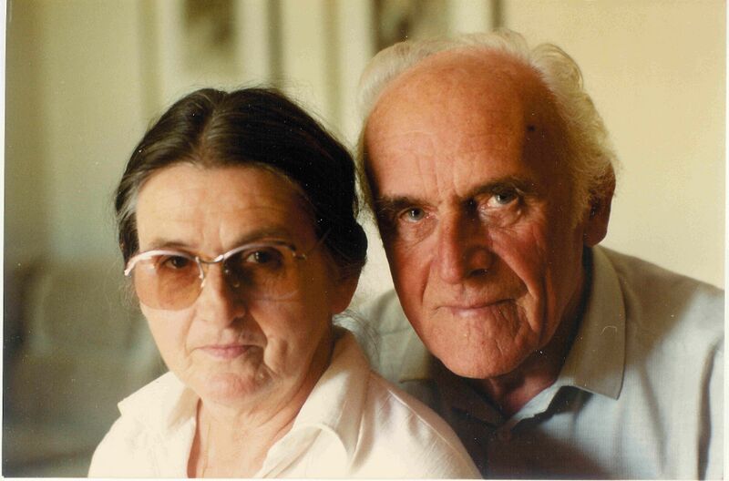 Datei:Küffer mit Frau .jpg