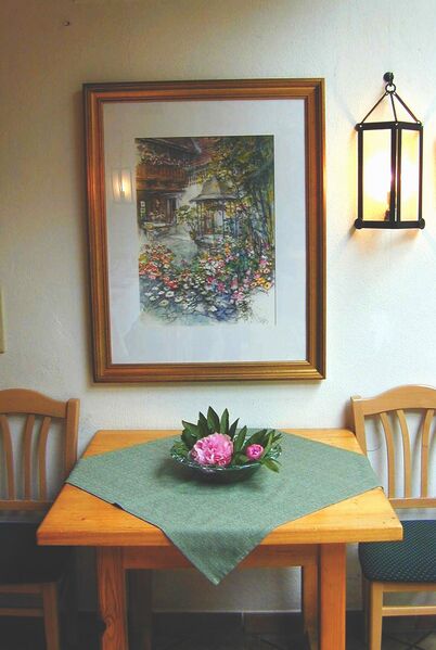 Datei:Küffer Bildtisch.jpg