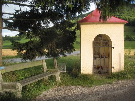 "Zauner"-Kapelle am Kardinal König Weg und "Himmlischer Runde"