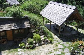 SHof - Kräuterhütte von oben.jpg